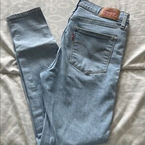 Levi's Women Light Wash Blue Skinny Jeans